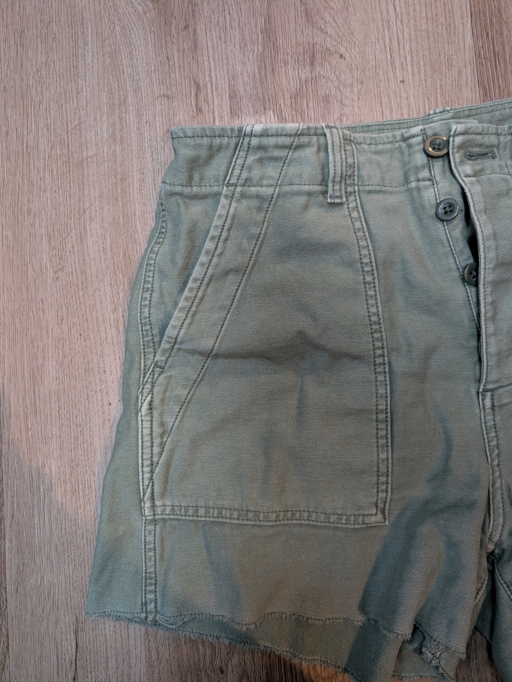 Gap Utility Short - Picture 4 of 8
